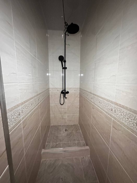 Uchaska sotiladi 2 sotix 5 xona