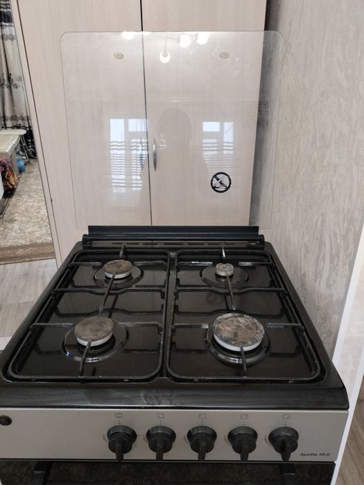 Продам газ плиту
