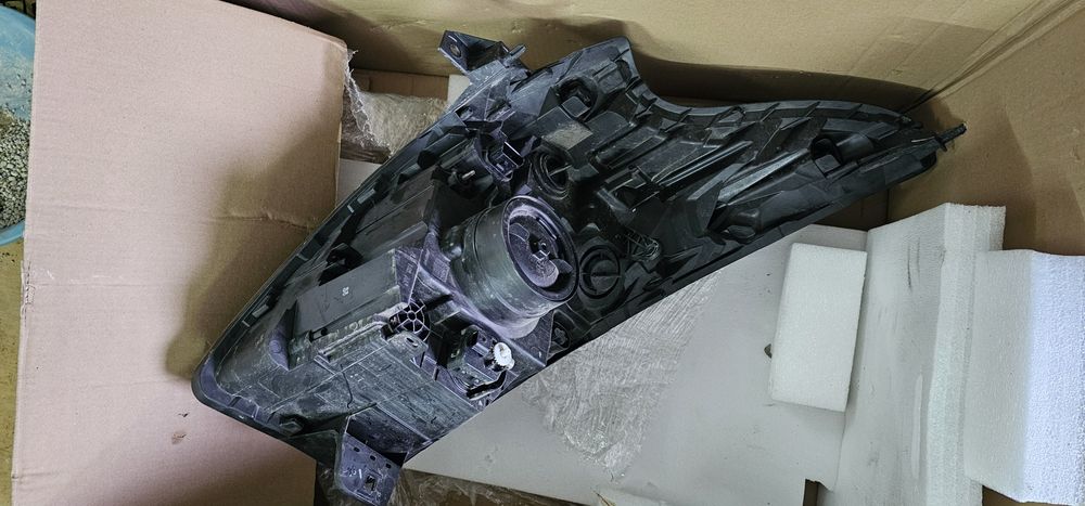 Faruri opel vivaro, renault trafic