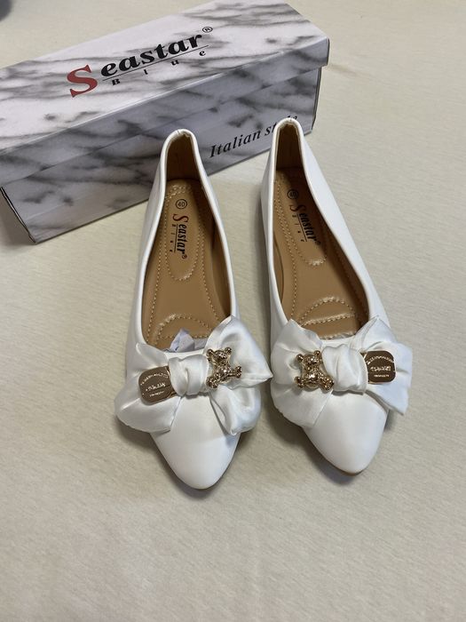 Balerini albi noi marime 39
