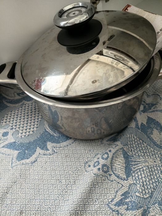 Кастрюля и две паровые