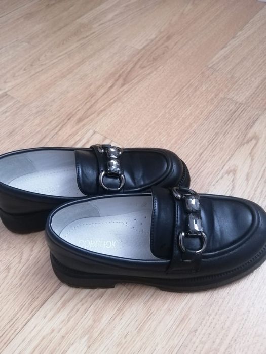 Продам лоферы для девочки