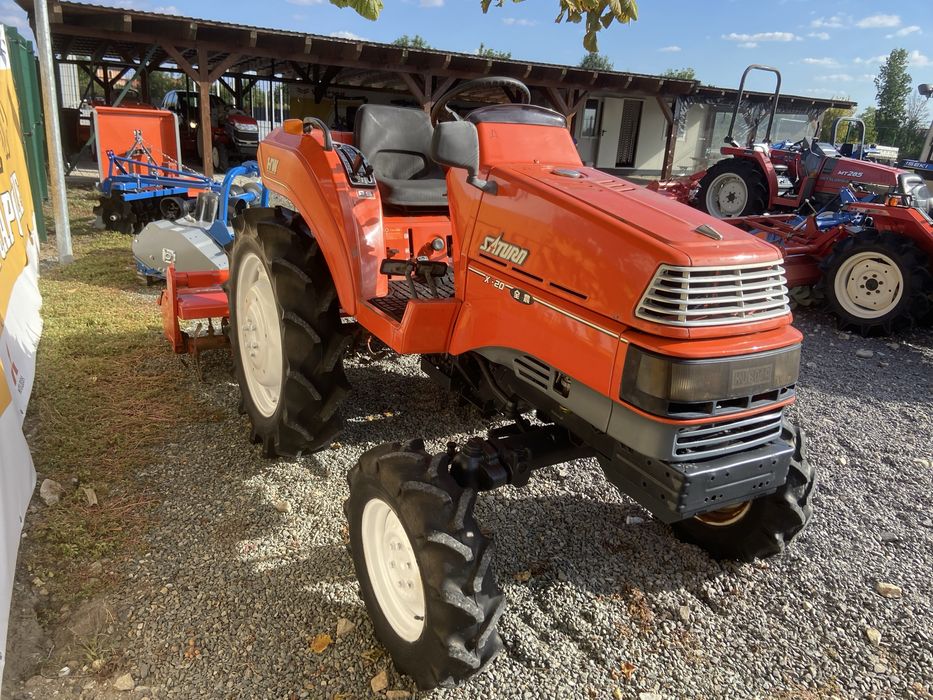 Tractor japonez Kubota , 4x4, 21cp, INALTAT + freza