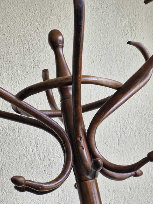 Стара виенска закачалка в перфектно състояние