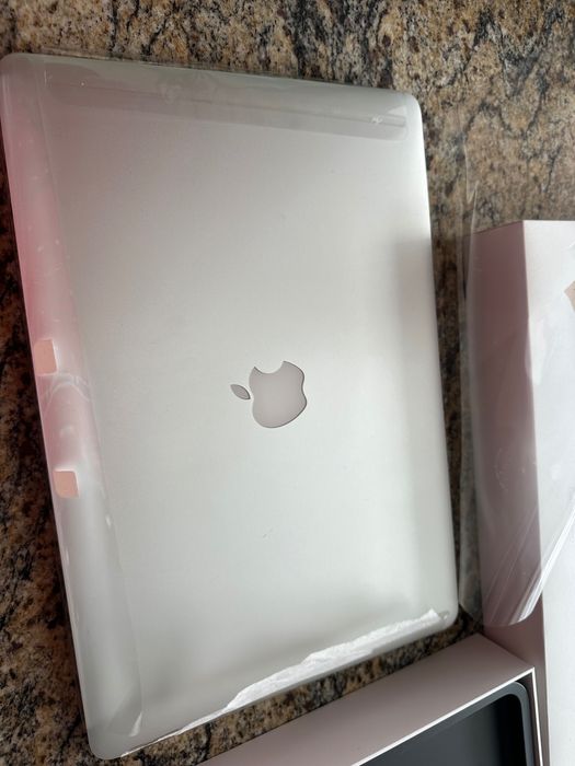 Отличен MACBOOK 15’’ 512GB