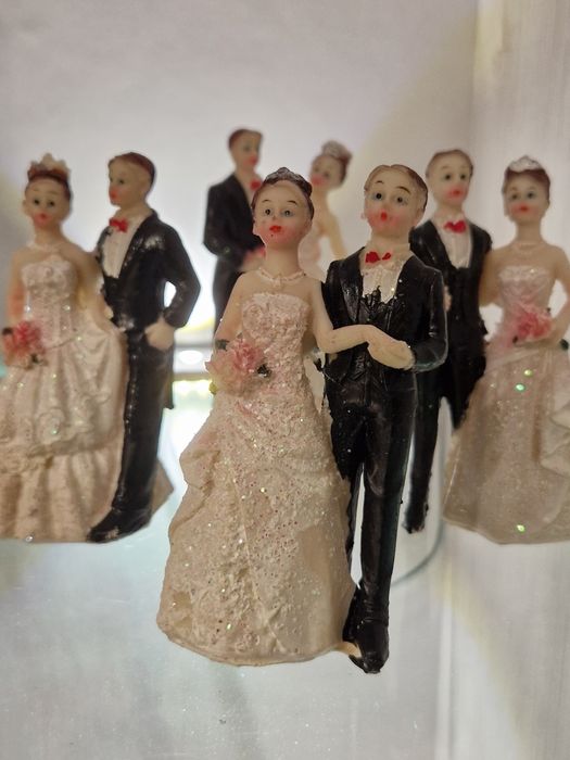 Сватбени статуетки за торта