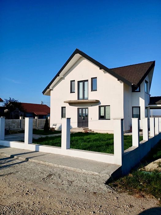 Vând casă Cihei P+ E
