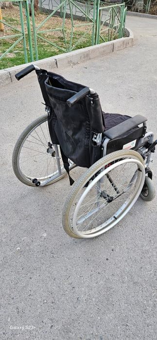 Продам 2 коляски инвалид. и стул унитаз