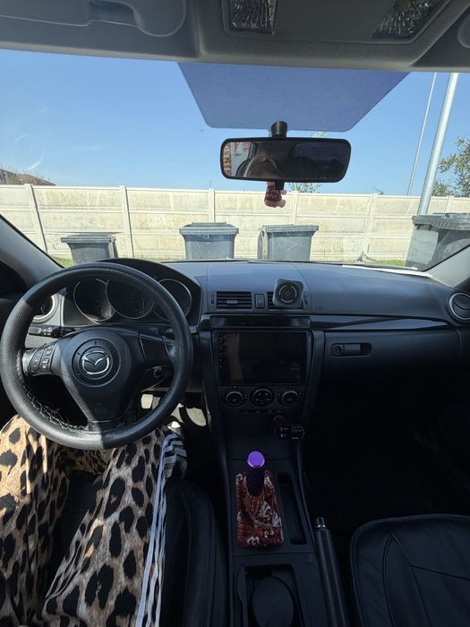 Mazda 3 an 2004 benzina