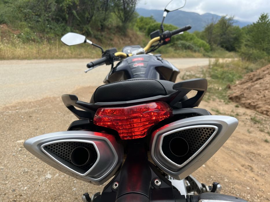 Aprilia Shiver 750 naked