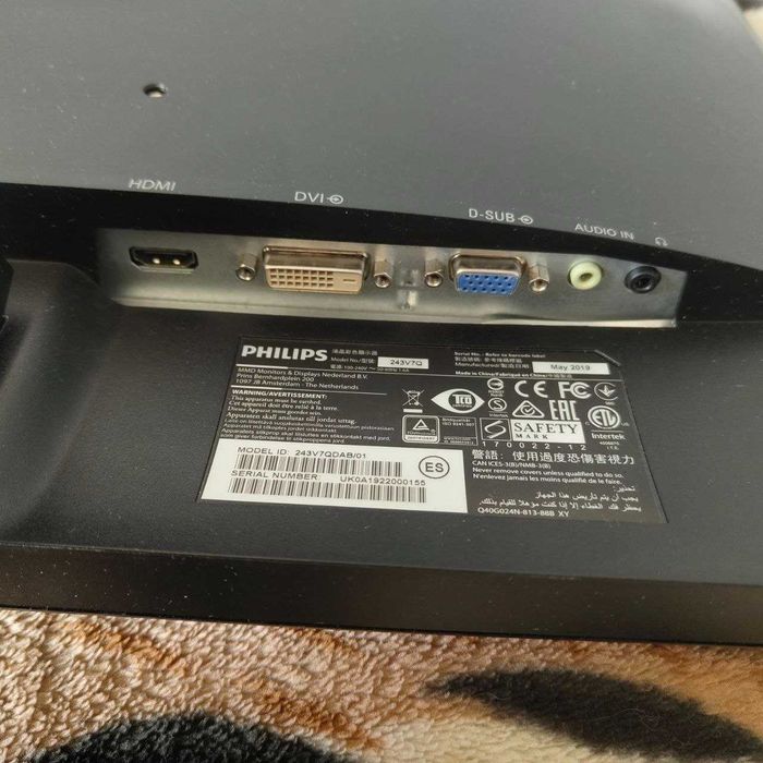 Монитор Philips 243V7Q