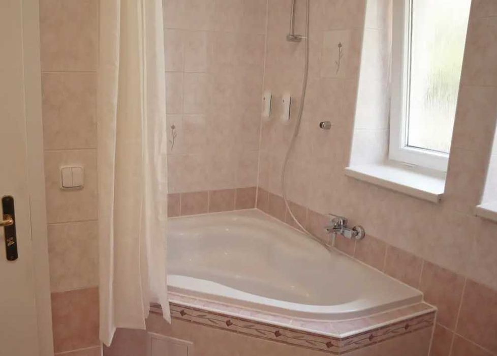 Дава се под наем Двустаен апартамент в Пловдив, Център - 62 кв.м за 290.7 € - Снимка #3