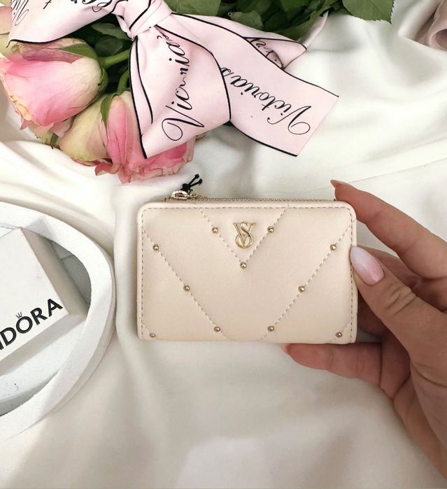 Кардхолдър Victoria’s Secret