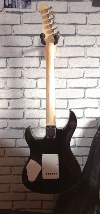 Yamaha Pacifica 212VFM — электрогитара