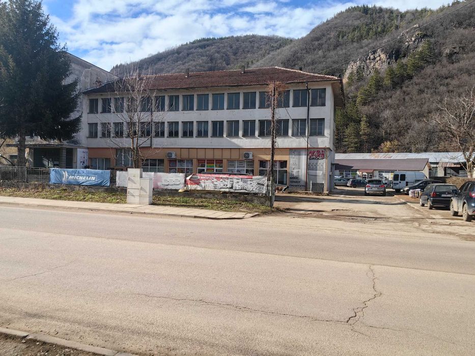 Продава се Промишлена сграда в София, 7-ми 11-ти километър - 520 кв.м за 400 €/кв.м - Снимка #1