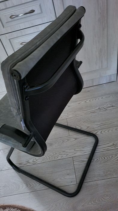 Кресло офисное кожанное