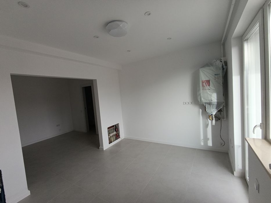 Vand apartament cu 3 camere