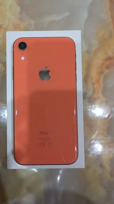 Iphone XR, 64 gb, корал с подарък кейсове