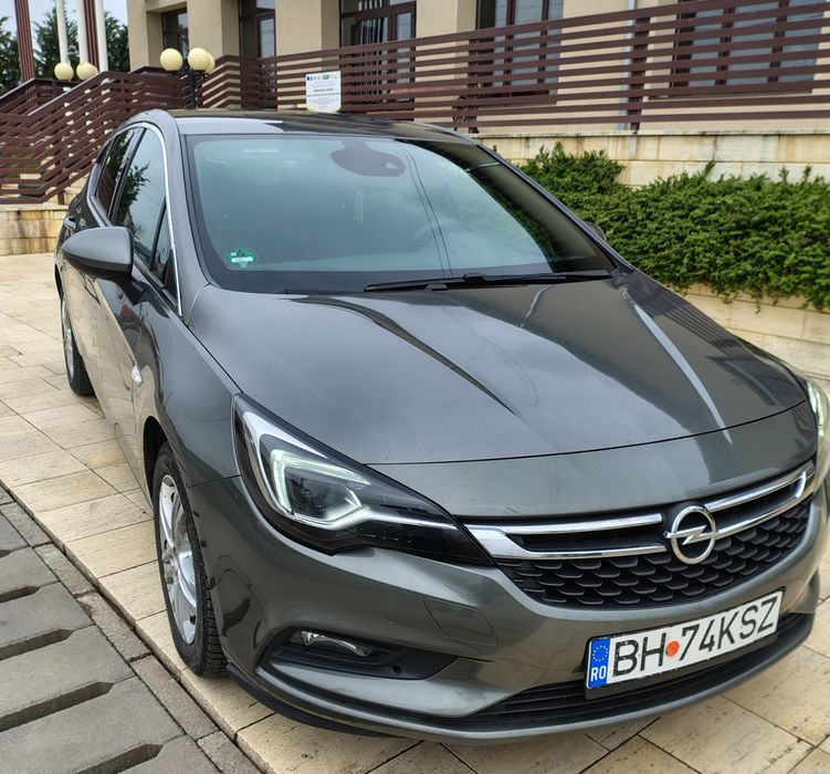 Vând sau schimb cu Zafira C pe benzină