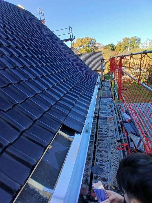 Reparați acoperisuri