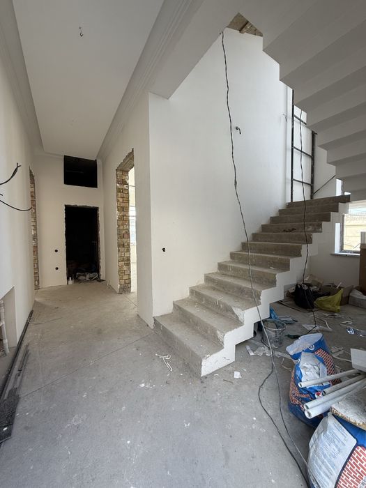 Срочно продаётся 1,3-сотик 5-х комн квартира в Сергели Ханабад