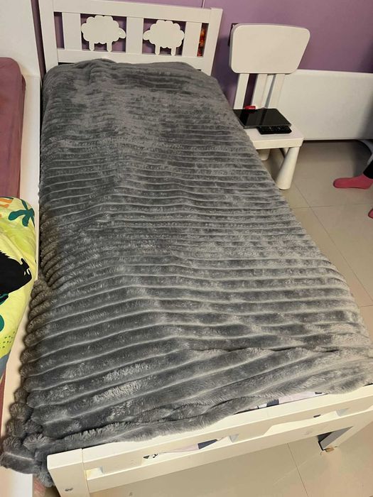 Продавам детско легло Икея с матрак