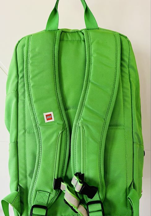 Зелена раница Lego.