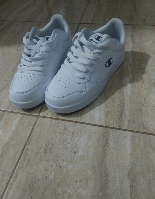 Vand adidasi Champion