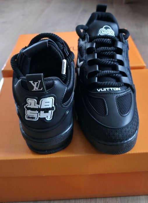 Мъжки сникърси обувки цветове черни и бели