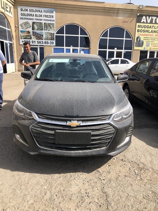 Chevrolet Onix 2023 — 3