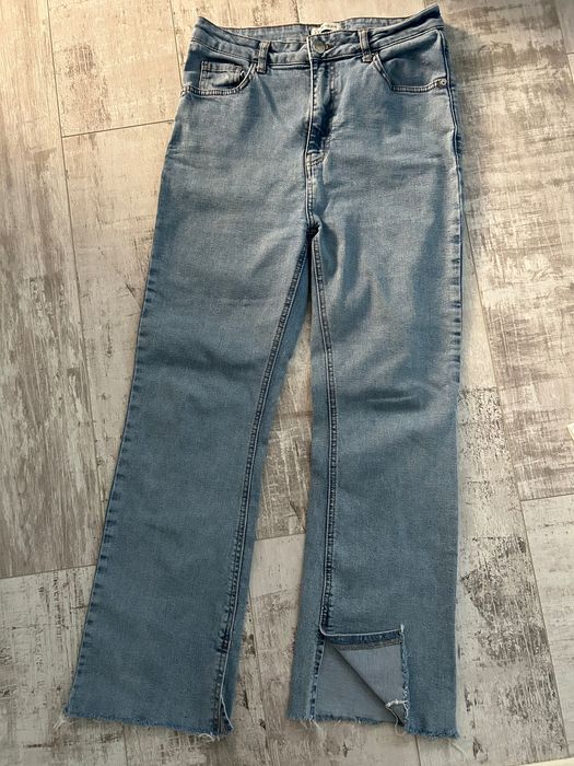 Спортно елегантен панталон Bershka и дънки със цепка