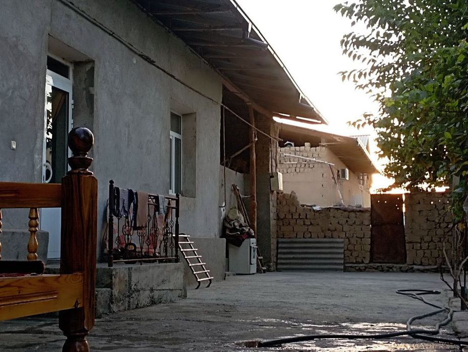 6stx Uy sotiladi !!!