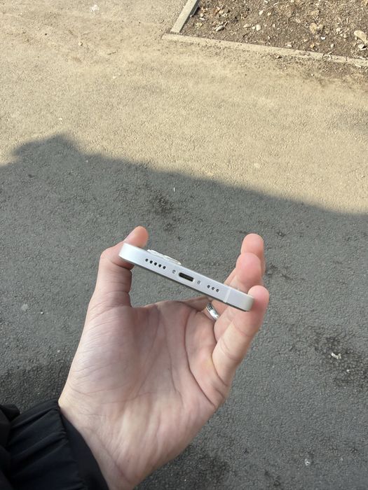 Продам Iphone 13 Идеал