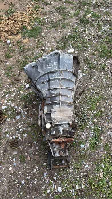 Запчасть На мерседес 210