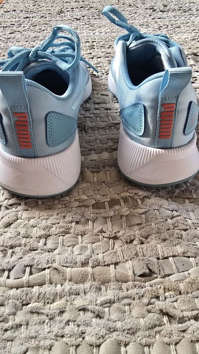 Маратонки Adidas и Puma