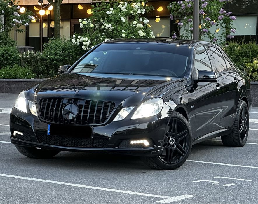 Vand/Schimb Mercedes-Benz E Class~E250~Lumini de zi Led~Ambientale~Shadow Line