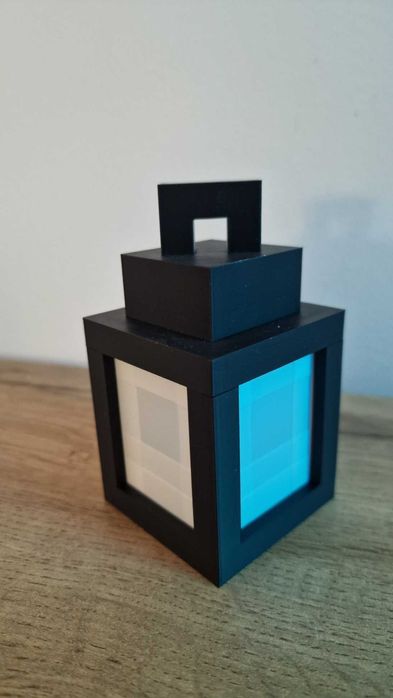 Felinar Pixelat – lumină de poveste pentru eroi moderni