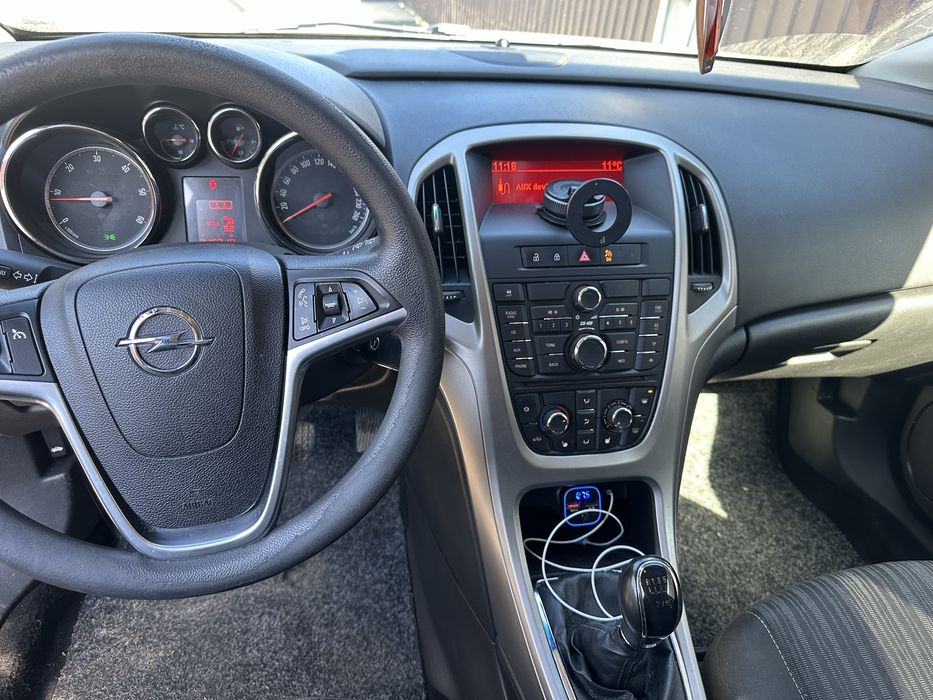 OPEL Astra 2011 — imagine 5