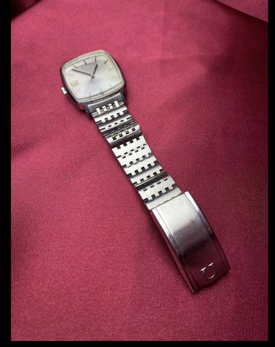 Omega De Vile часовник