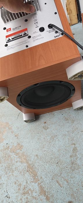 Vand subwoofer activ JBL SUB178