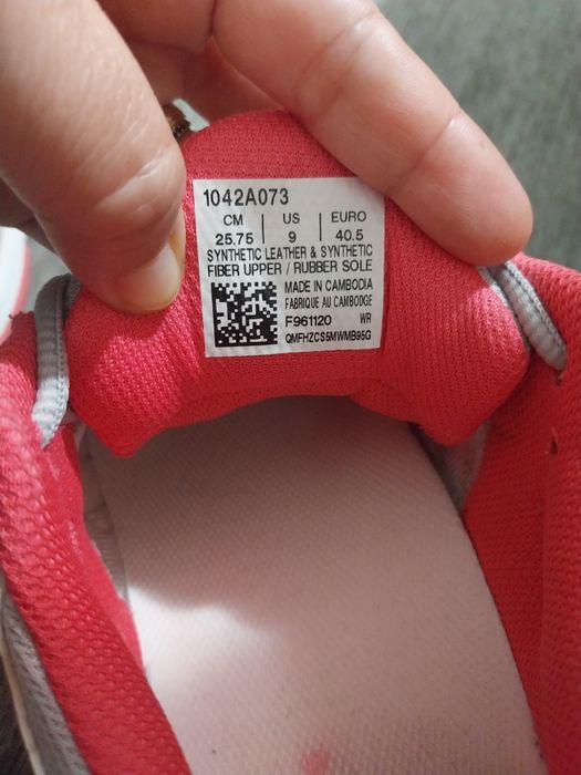 Adidasi Asics mar 40,5