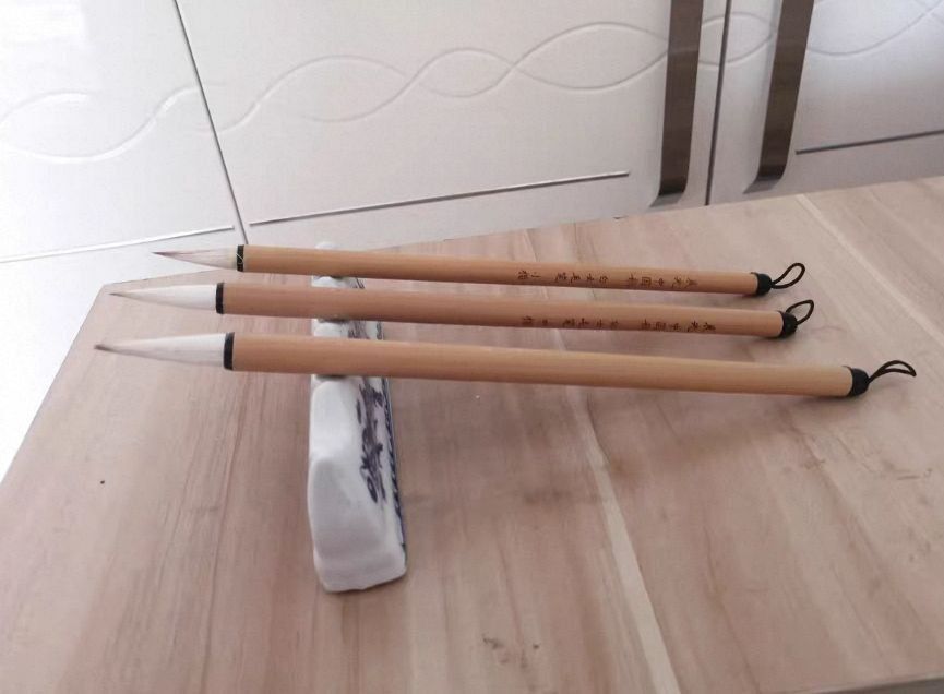 Интересные фарфоровые подставки для ручек кисточек.
длина 15см
высот