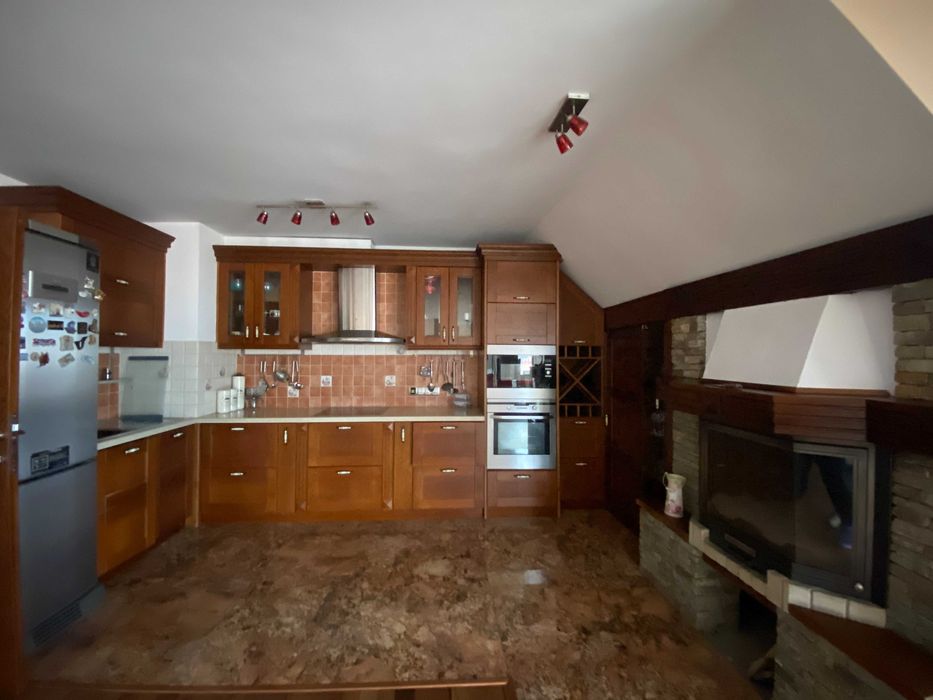 Продава се Многостаен апартамент в Разлог - 222 кв.м за 811 €/кв.м - Снимка #5