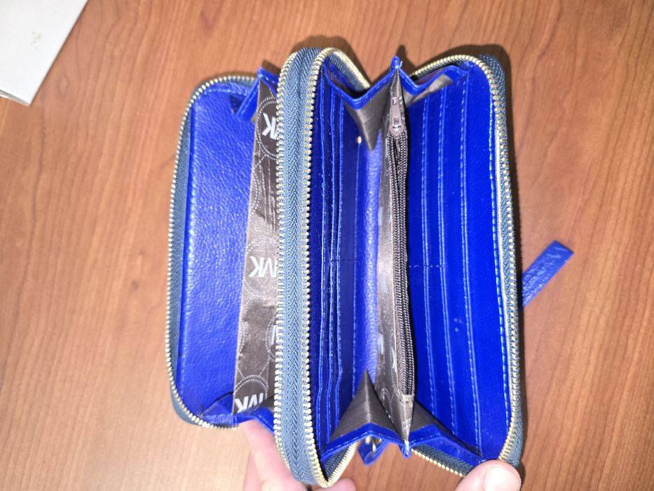 Дамско портмоне, двойно.