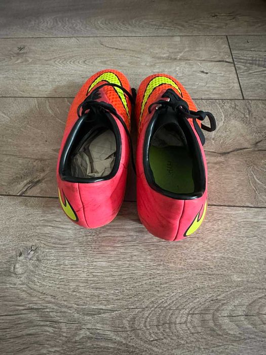 Футболни бутонки Найк