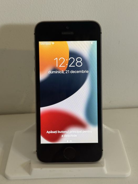 iPhone SE 1st Gen, 16GB, iOS 15.7, Baterie 90%