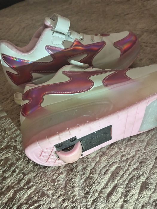 кроссовки ролики