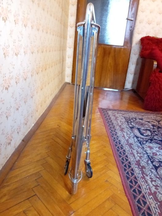 Масичка за сервиране