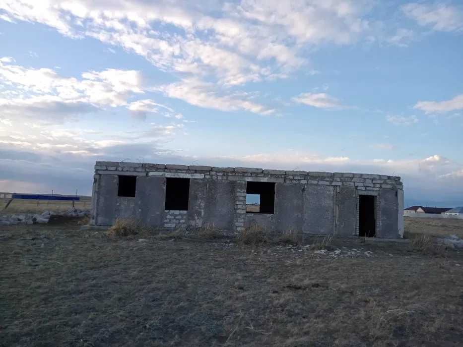 Дом, участок 10 соток.