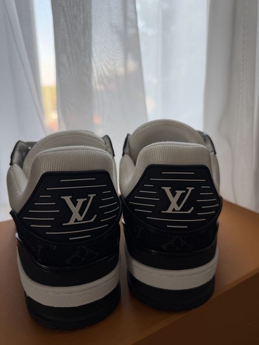 Adidasi Louis Vuiiton